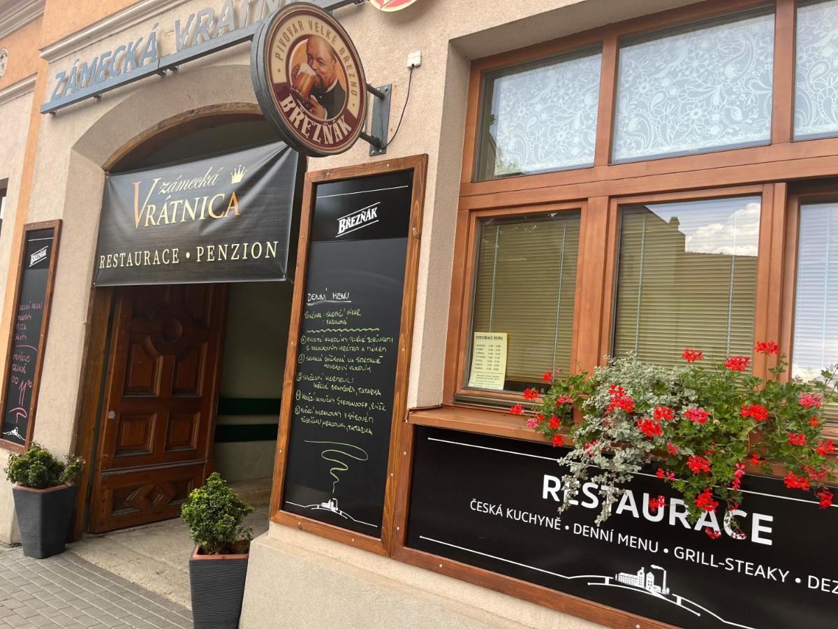 Penzion A Restaurace Zamecka Vratnica Vizovice Exterior photo